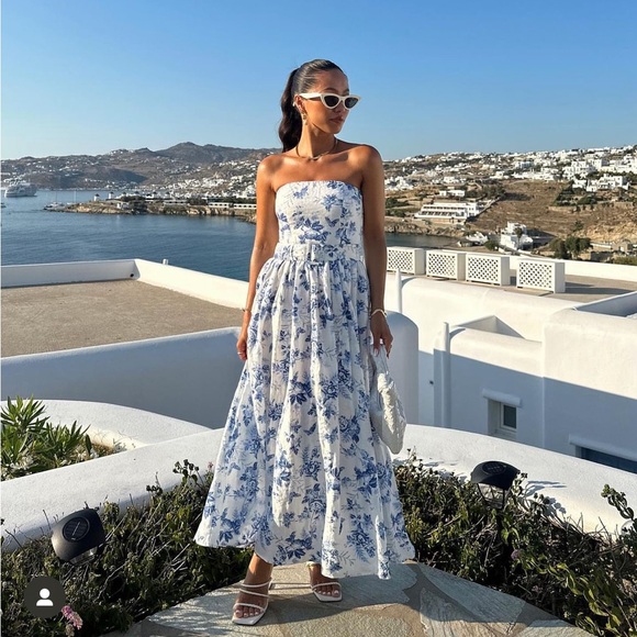 & Other Stories Floral Linen Belted Fit & Flare Dress in Blue Flower Davi Aop at Nordstrom, Size 2